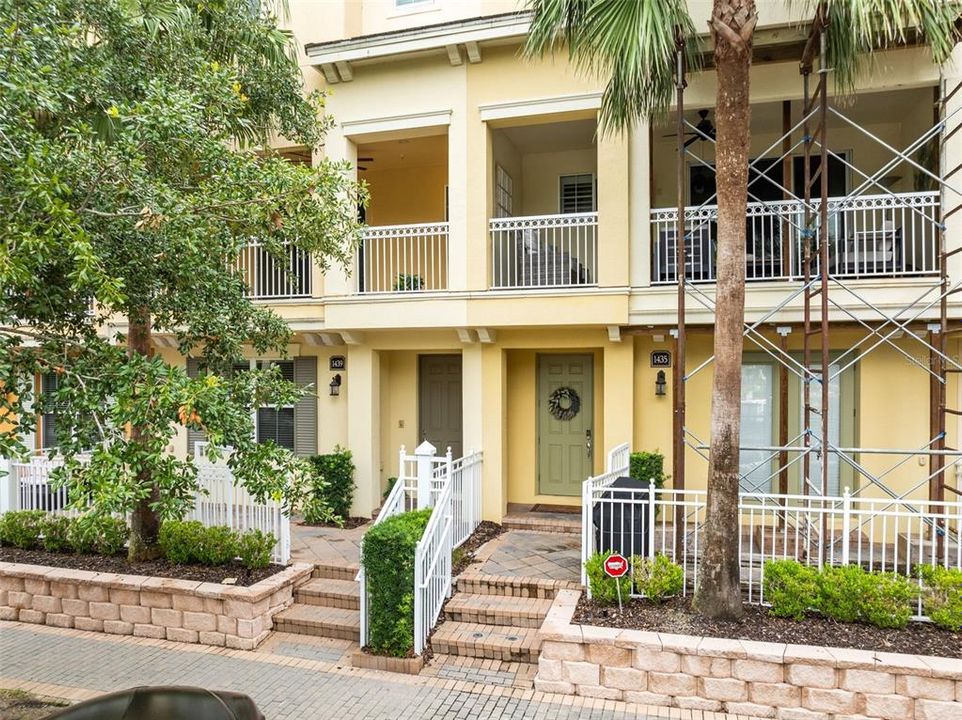 For Sale: $470,000 (3 beds, 3 baths, 2187 Square Feet)