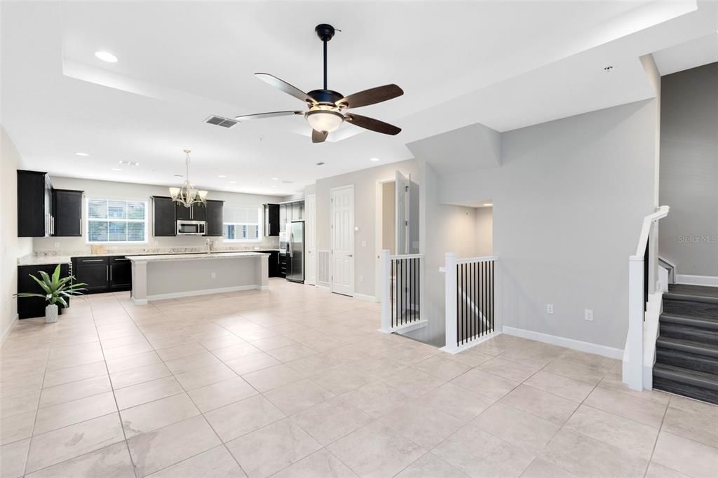 For Sale: $470,000 (3 beds, 3 baths, 2187 Square Feet)