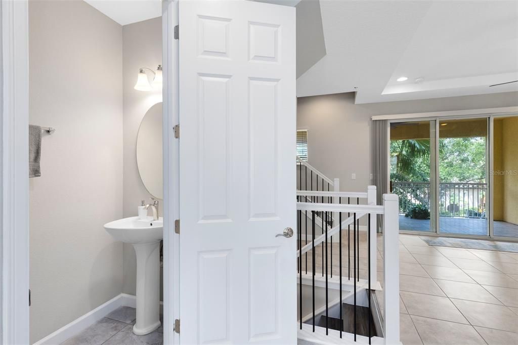 For Sale: $470,000 (3 beds, 3 baths, 2187 Square Feet)