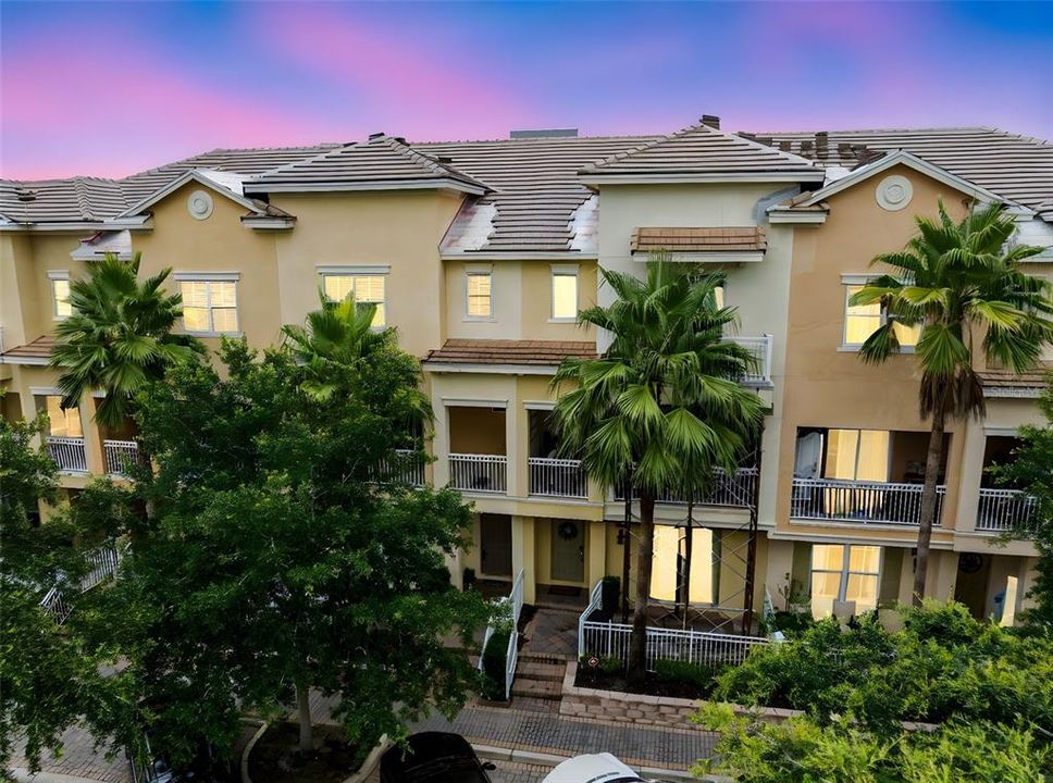 For Sale: $470,000 (3 beds, 3 baths, 2187 Square Feet)