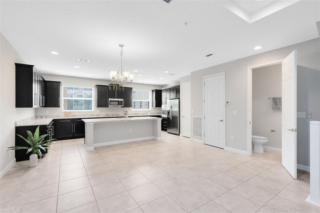 For Sale: $470,000 (3 beds, 3 baths, 2187 Square Feet)