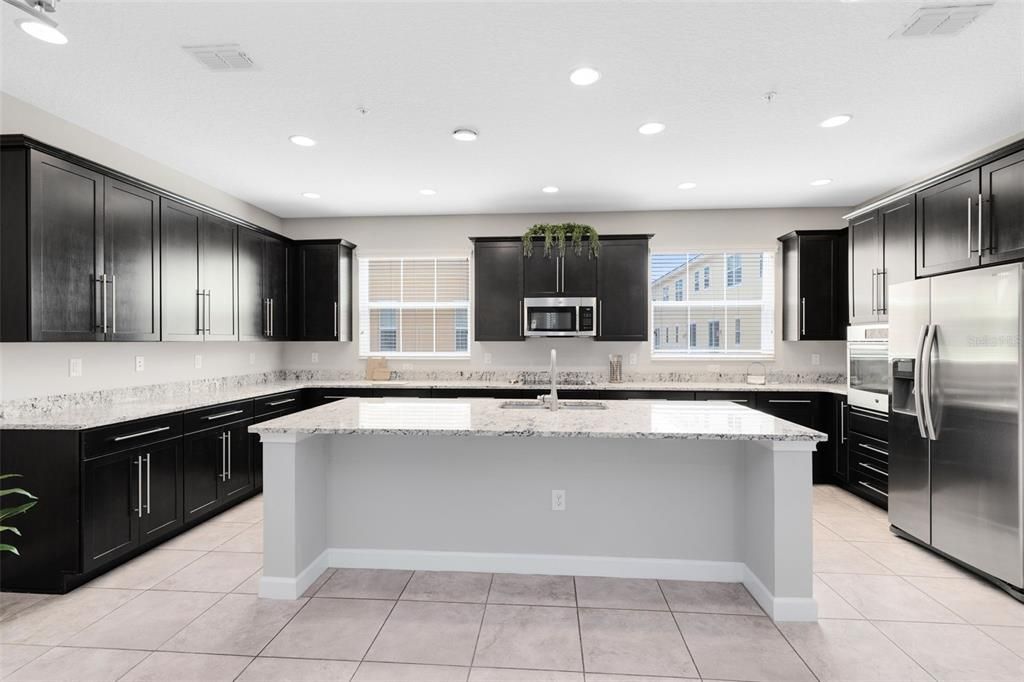 For Sale: $470,000 (3 beds, 3 baths, 2187 Square Feet)