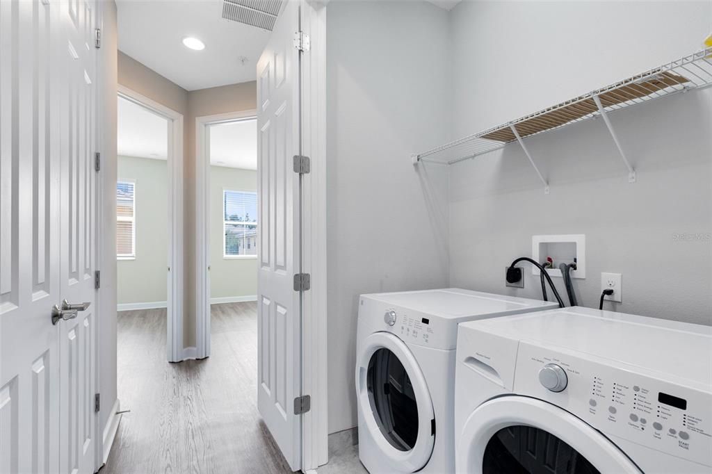 For Sale: $470,000 (3 beds, 3 baths, 2187 Square Feet)