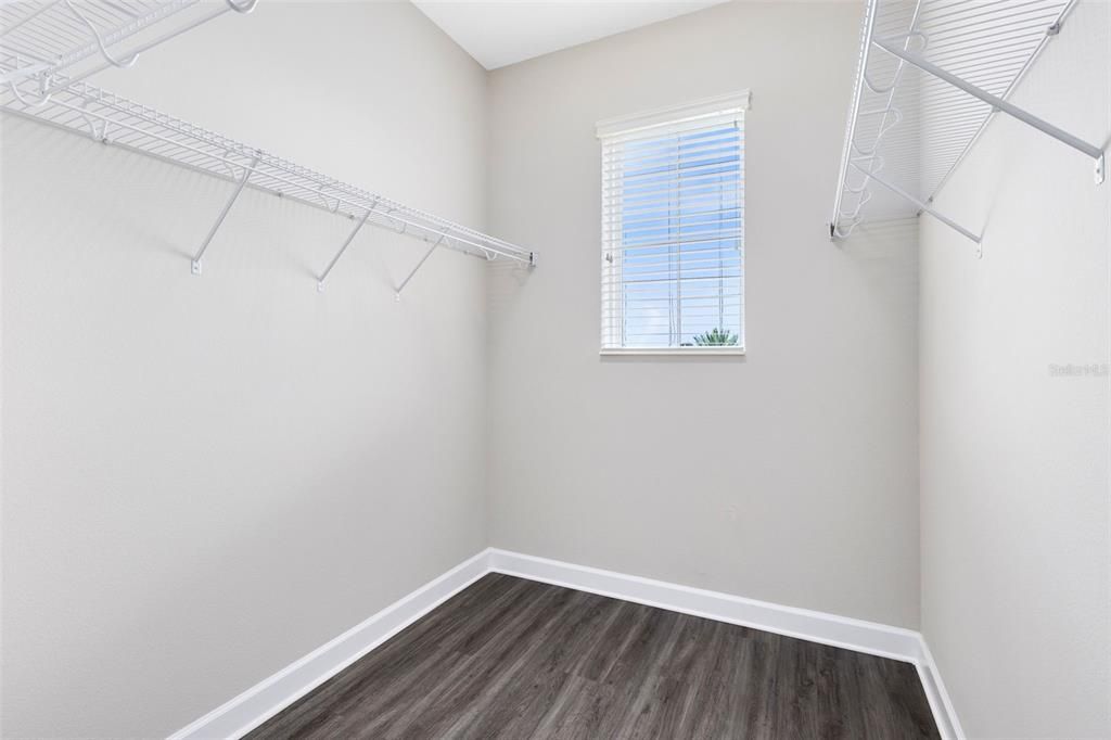 For Sale: $470,000 (3 beds, 3 baths, 2187 Square Feet)