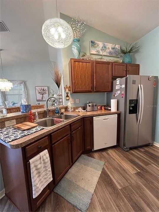 出租: $2,000 (2 贝兹, 2 浴室, 1188 平方英尺)