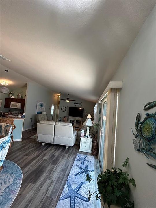 出租: $2,000 (2 贝兹, 2 浴室, 1188 平方英尺)