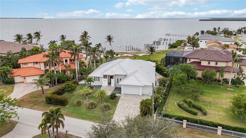 For Sale: $1,875,000 (4 beds, 3 baths, 2841 Square Feet)