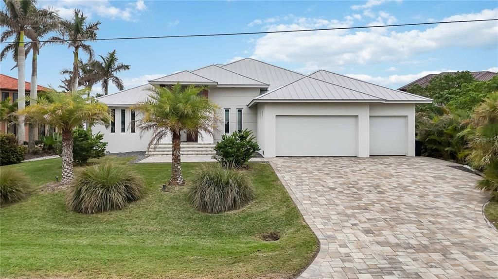 For Sale: $1,875,000 (4 beds, 3 baths, 2841 Square Feet)