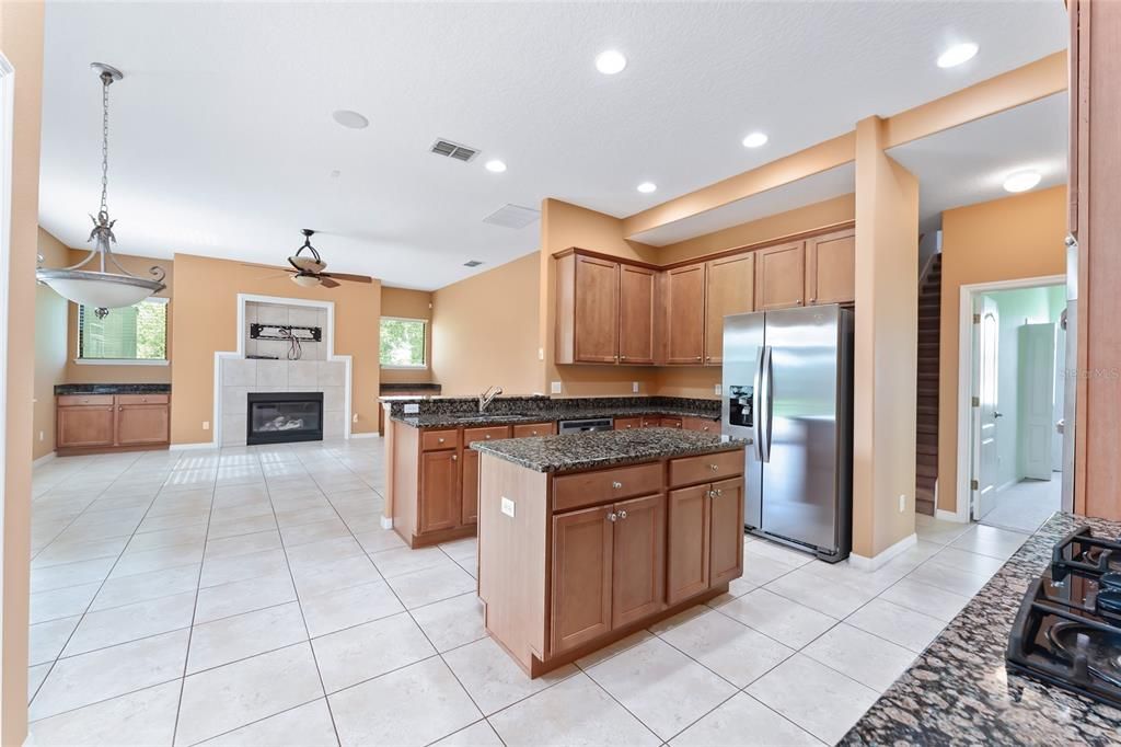 На продажу: $859,900 (5 спален, 4 ванн, 3873 Квадратных фут)