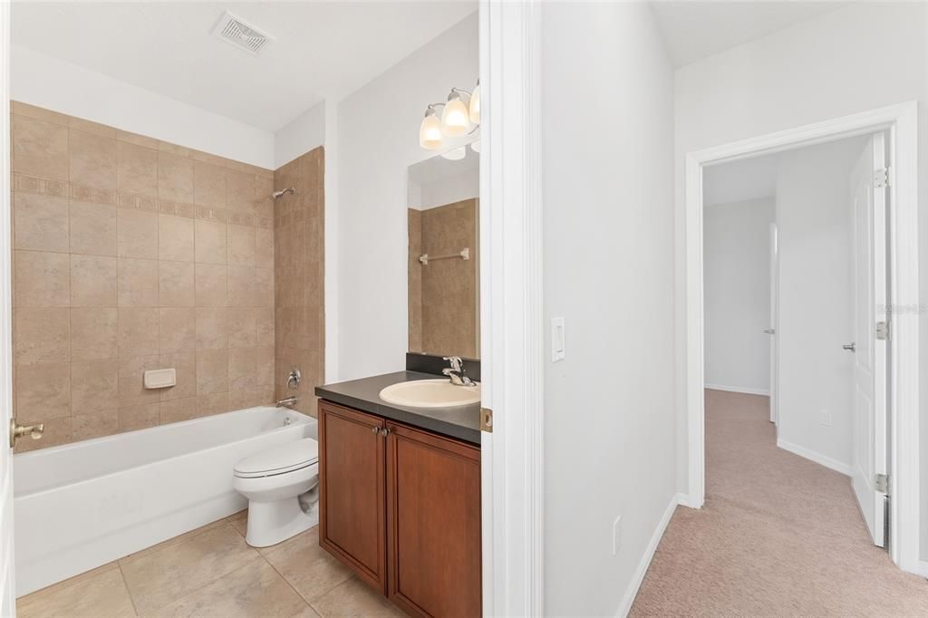 На продажу: $859,900 (5 спален, 4 ванн, 3873 Квадратных фут)