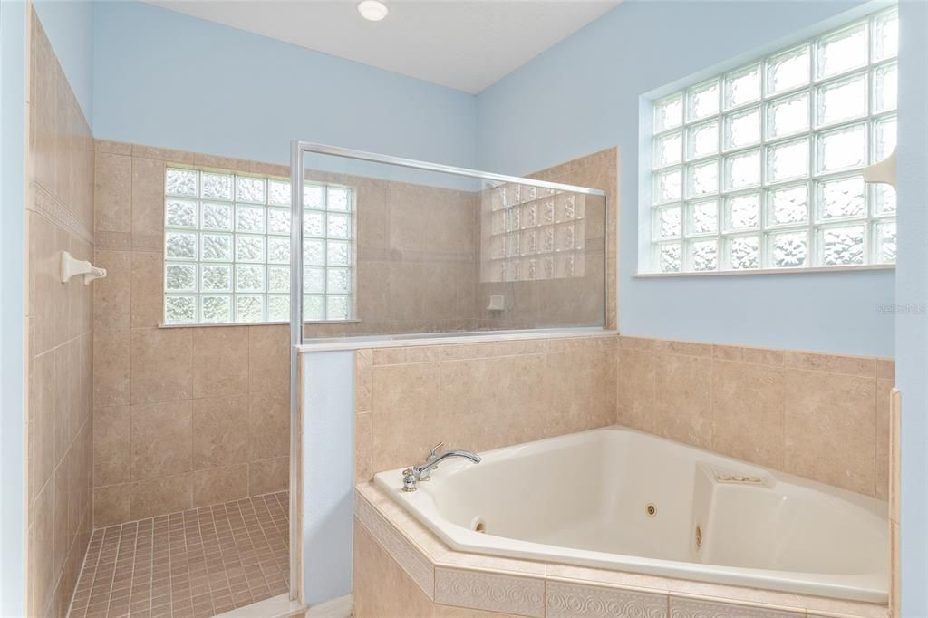 На продажу: $859,900 (5 спален, 4 ванн, 3873 Квадратных фут)