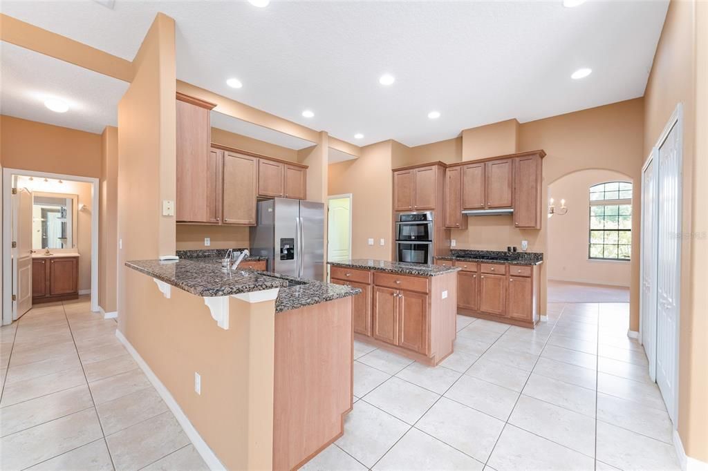 На продажу: $859,900 (5 спален, 4 ванн, 3873 Квадратных фут)