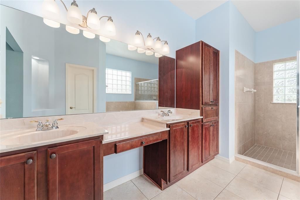 На продажу: $859,900 (5 спален, 4 ванн, 3873 Квадратных фут)