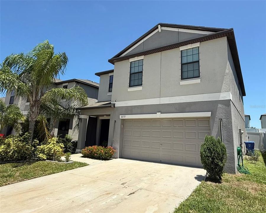 Active With Contract: $299,000 (4 beds, 2 baths, 1914 Square Feet)