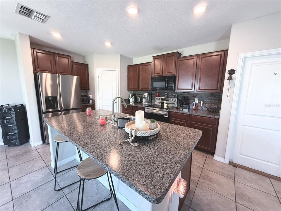 Active With Contract: $299,000 (4 beds, 2 baths, 1914 Square Feet)