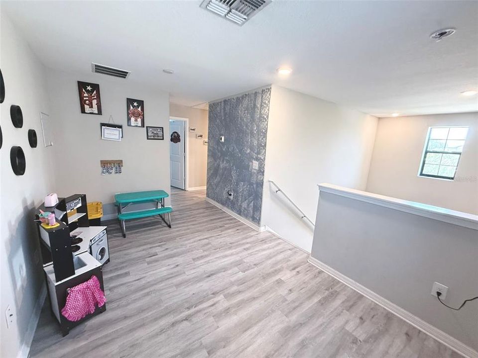 Active With Contract: $299,000 (4 beds, 2 baths, 1914 Square Feet)