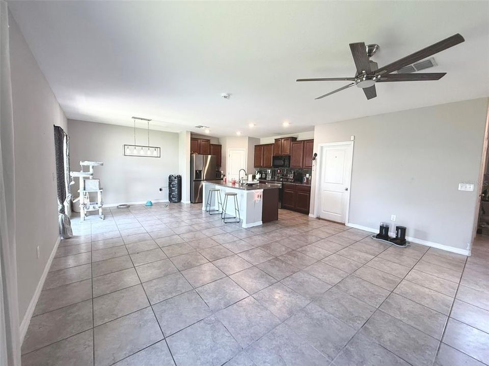 Active With Contract: $299,000 (4 beds, 2 baths, 1914 Square Feet)