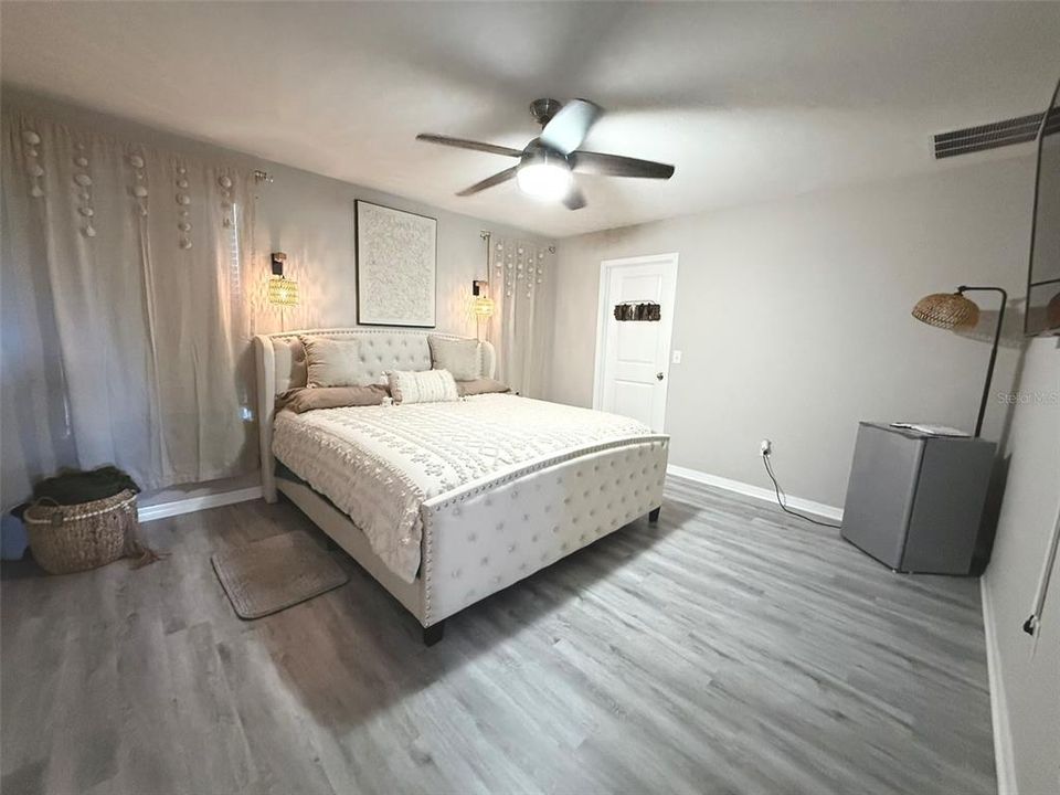 Active With Contract: $299,000 (4 beds, 2 baths, 1914 Square Feet)