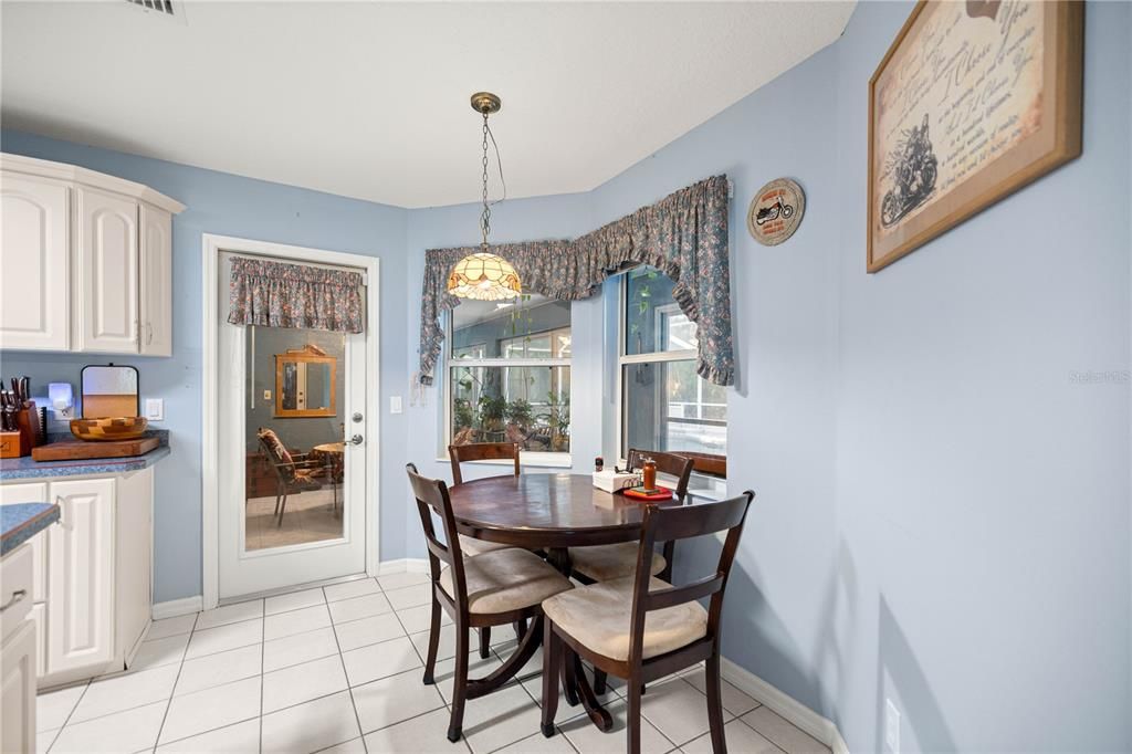 En Venta: $499,900 (4 camas, 3 baños, 2557 Pies cuadrados)