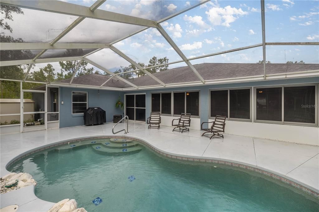 En Venta: $499,900 (4 camas, 3 baños, 2557 Pies cuadrados)