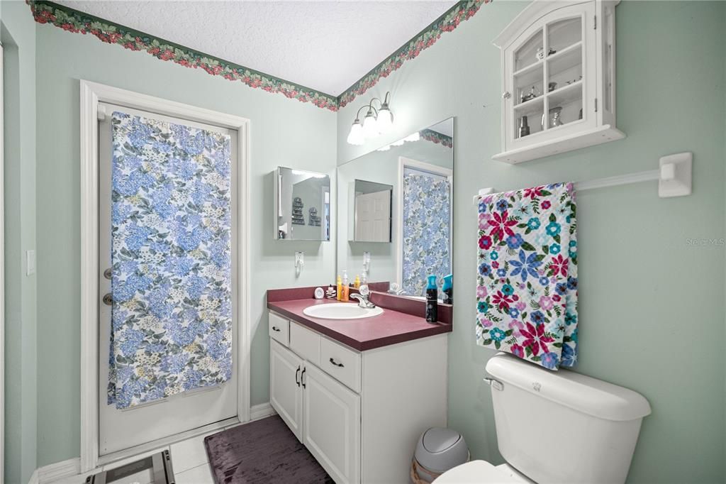 En Venta: $499,900 (4 camas, 3 baños, 2557 Pies cuadrados)