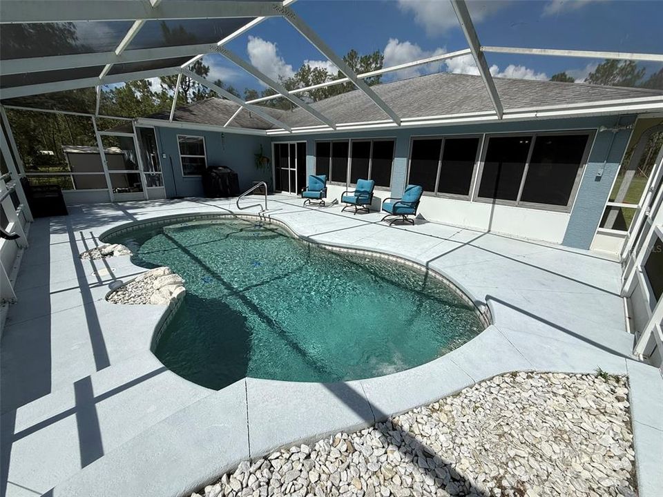 En Venta: $499,900 (4 camas, 3 baños, 2557 Pies cuadrados)