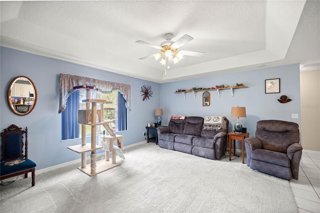 En Venta: $499,900 (4 camas, 3 baños, 2557 Pies cuadrados)