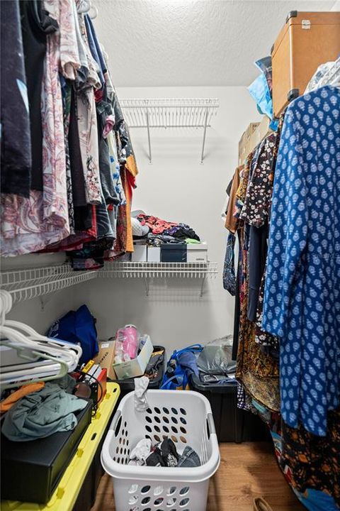 En Venta: $499,900 (4 camas, 3 baños, 2557 Pies cuadrados)