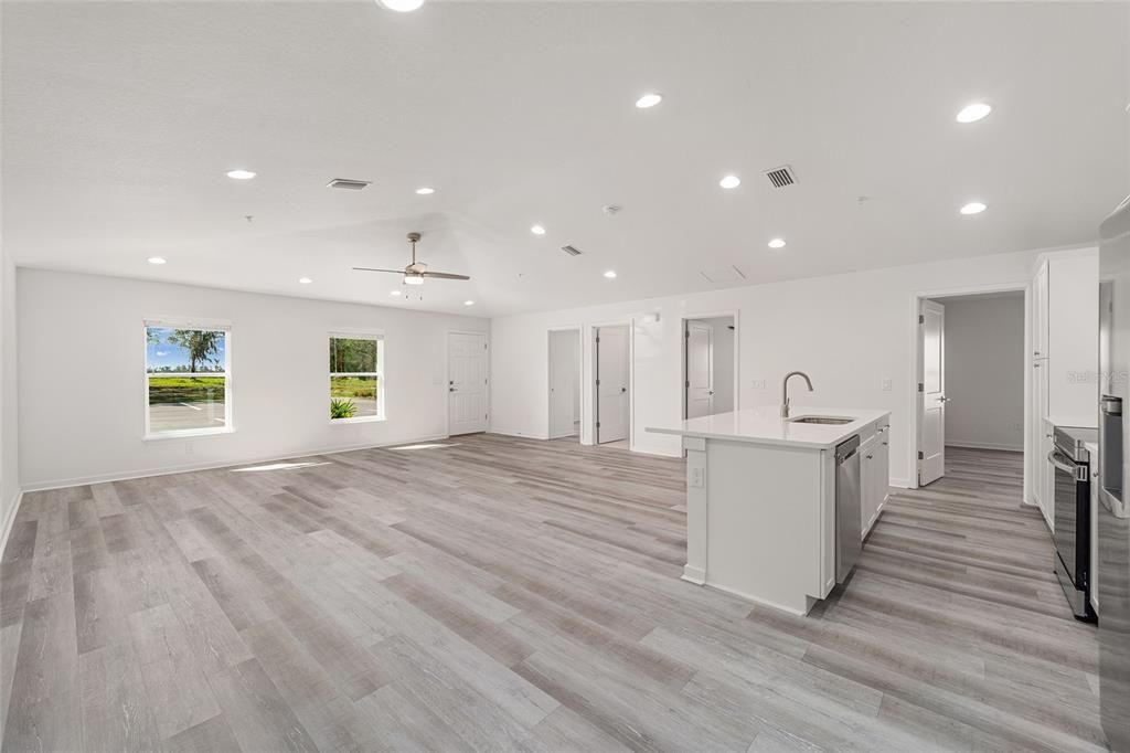 В аренду: $1,975 (3 спален, 2 ванн, 1350 Квадратных фут)