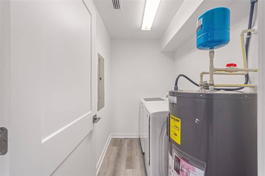 В аренду: $1,975 (3 спален, 2 ванн, 1350 Квадратных фут)