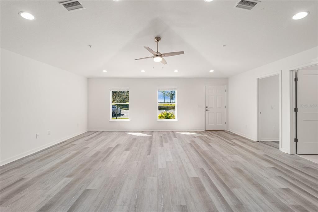 В аренду: $1,975 (3 спален, 2 ванн, 1350 Квадратных фут)