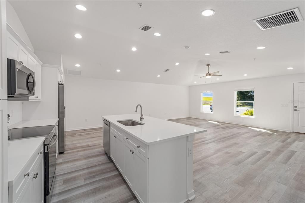 В аренду: $1,975 (3 спален, 2 ванн, 1350 Квадратных фут)