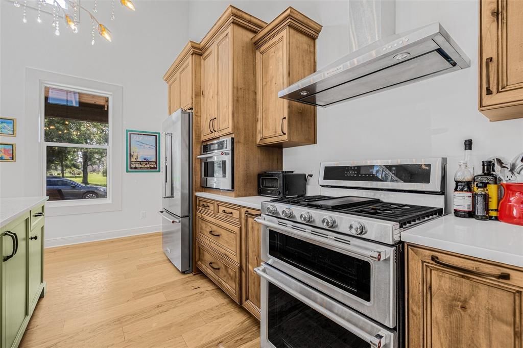 待售: $3,000,000 (2 贝兹, 2 浴室, 1955 平方英尺)