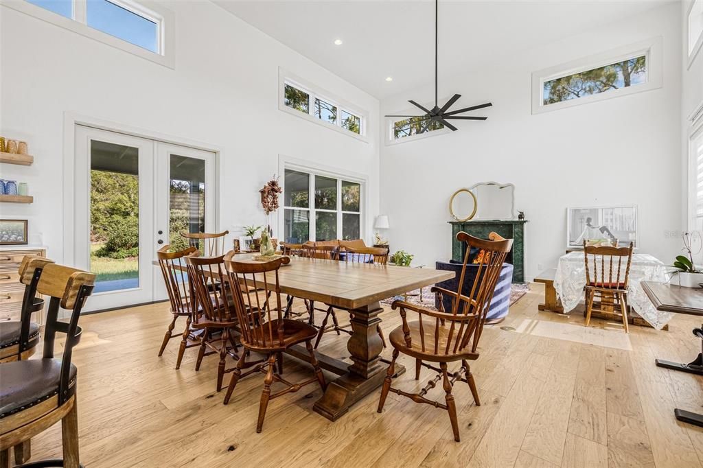 待售: $3,000,000 (2 贝兹, 2 浴室, 1955 平方英尺)