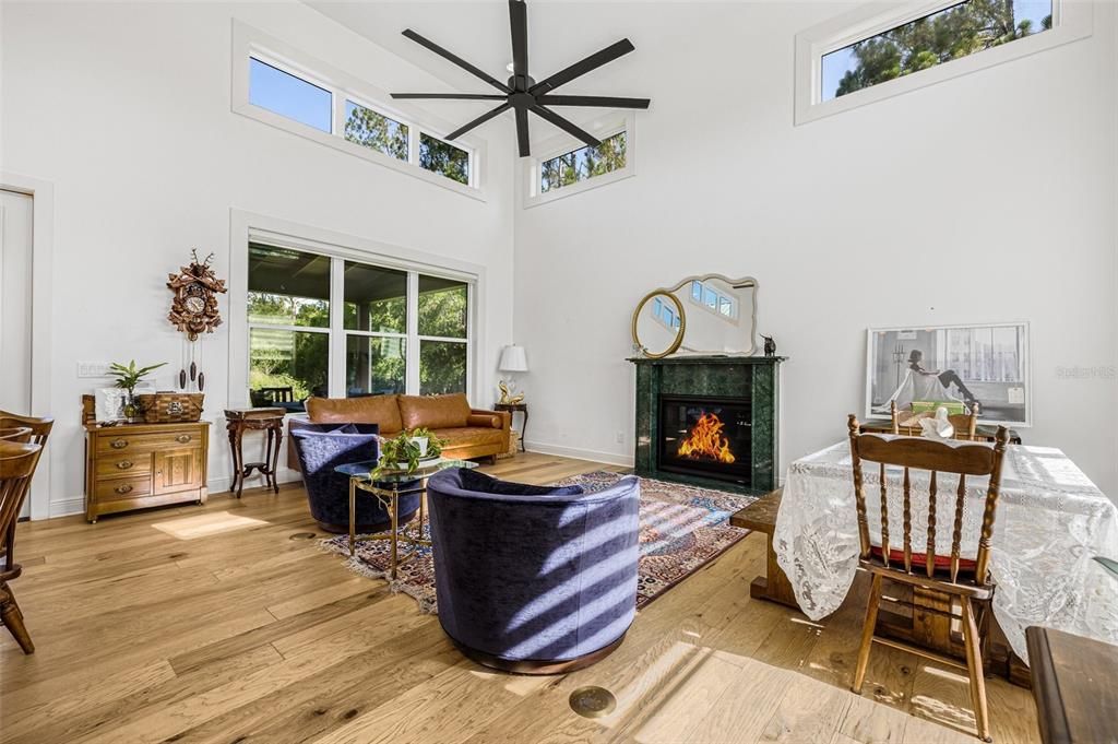 待售: $3,000,000 (2 贝兹, 2 浴室, 1955 平方英尺)