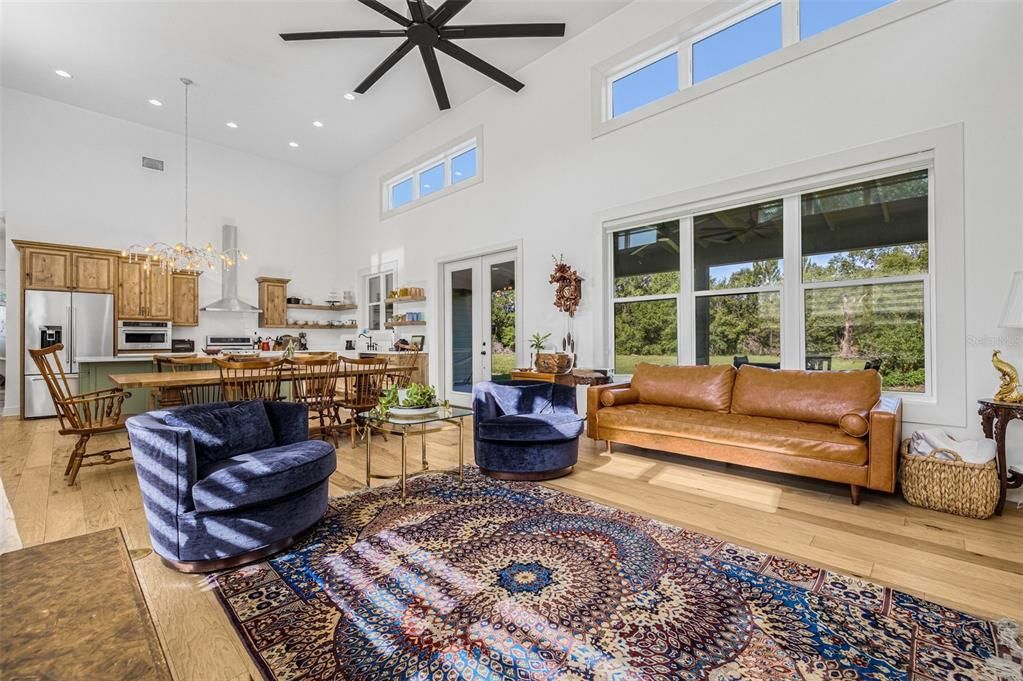 待售: $3,000,000 (2 贝兹, 2 浴室, 1955 平方英尺)