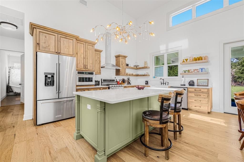 待售: $3,000,000 (2 贝兹, 2 浴室, 1955 平方英尺)