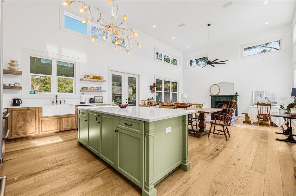 待售: $3,000,000 (2 贝兹, 2 浴室, 1955 平方英尺)