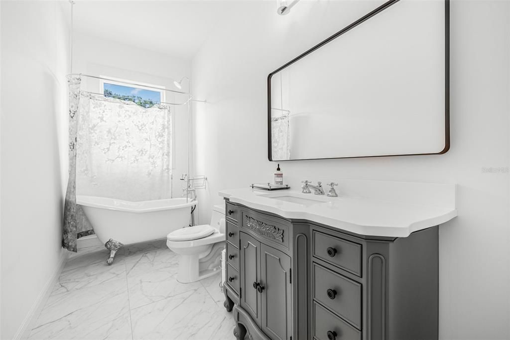 待售: $3,000,000 (2 贝兹, 2 浴室, 1955 平方英尺)