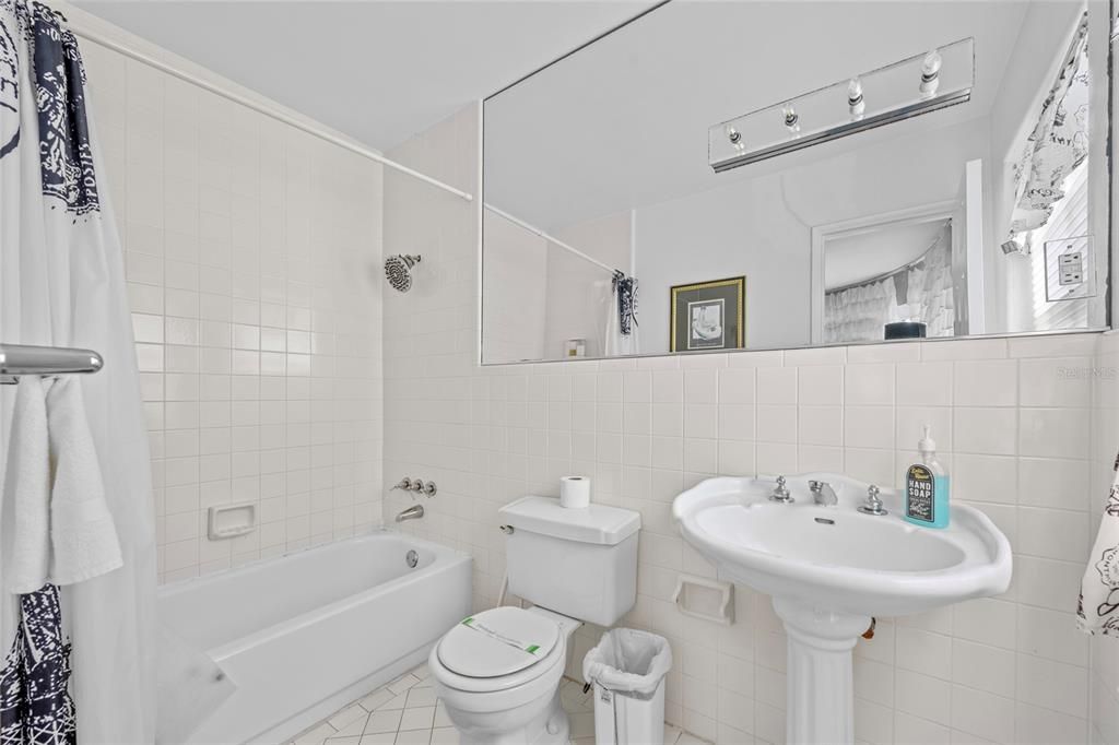 En Venta: $4,189,999 (6 camas, 5 baños, 3718 Pies cuadrados)