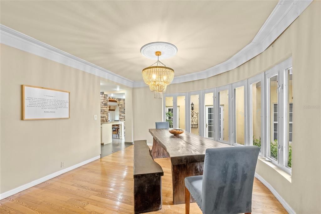 En Venta: $4,189,999 (6 camas, 5 baños, 3718 Pies cuadrados)