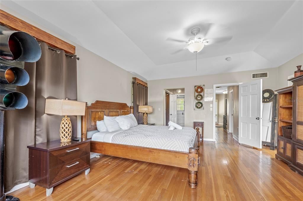 En Venta: $4,189,999 (6 camas, 5 baños, 3718 Pies cuadrados)