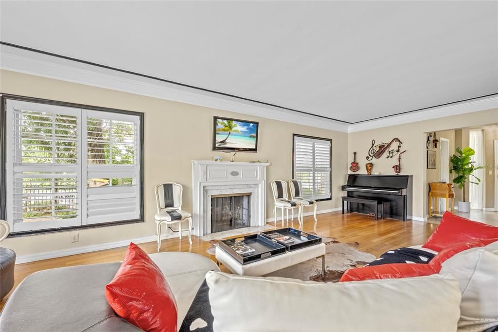 En Venta: $4,189,999 (6 camas, 5 baños, 3718 Pies cuadrados)
