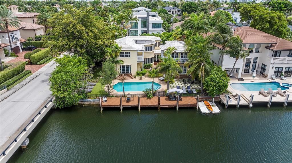 En Venta: $4,189,999 (6 camas, 5 baños, 3718 Pies cuadrados)