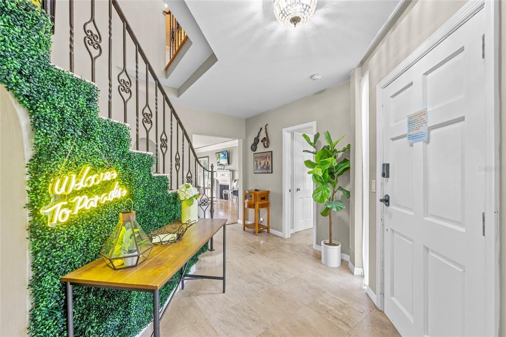 En Venta: $4,189,999 (6 camas, 5 baños, 3718 Pies cuadrados)