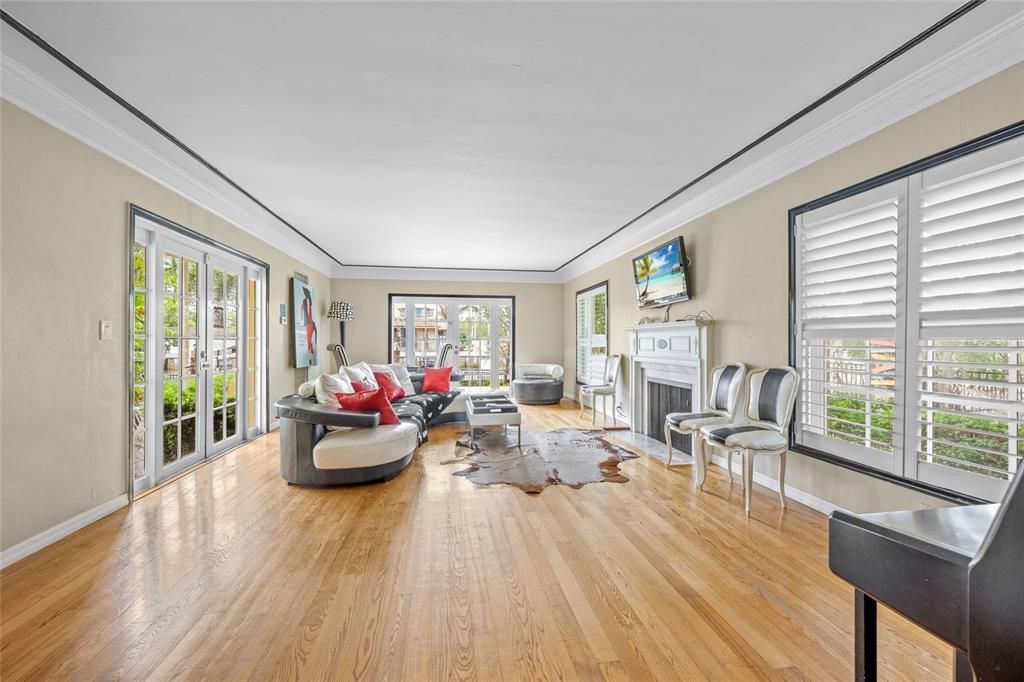 En Venta: $4,189,999 (6 camas, 5 baños, 3718 Pies cuadrados)