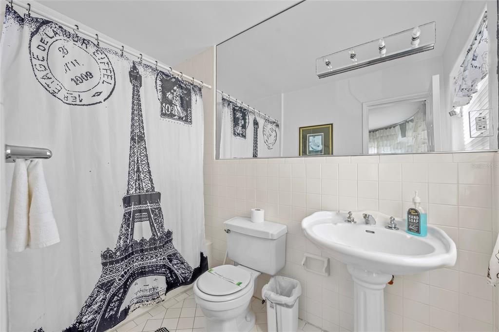 En Venta: $4,189,999 (6 camas, 5 baños, 3718 Pies cuadrados)