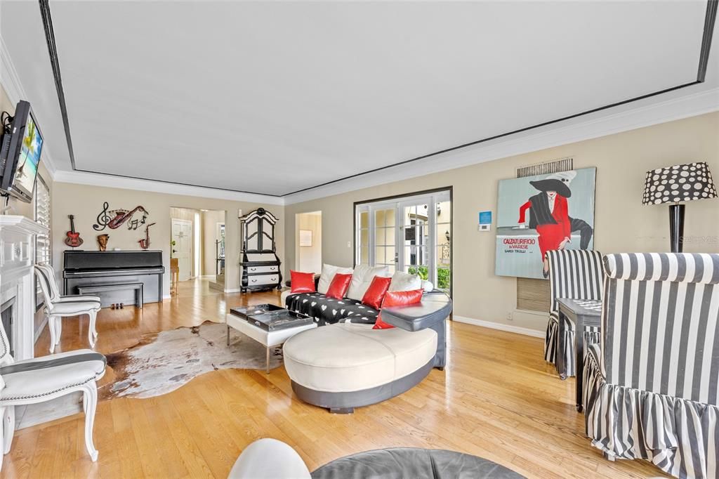 En Venta: $4,189,999 (6 camas, 5 baños, 3718 Pies cuadrados)