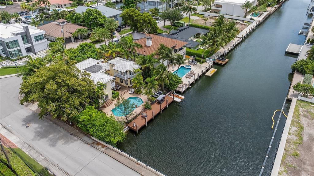 En Venta: $4,189,999 (6 camas, 5 baños, 3718 Pies cuadrados)