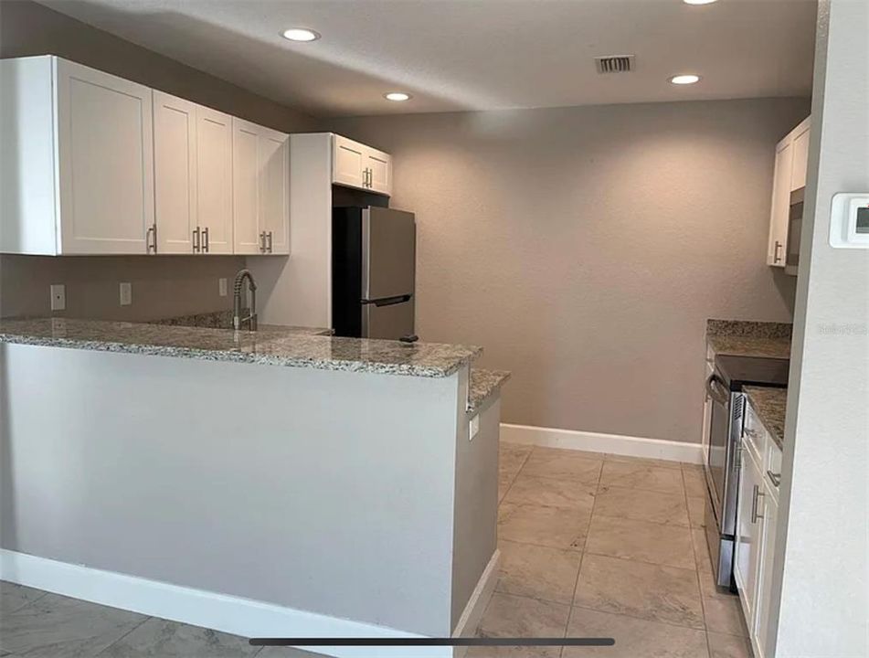 For Rent: $2,000 (3 beds, 2 baths, 2526 Square Feet)